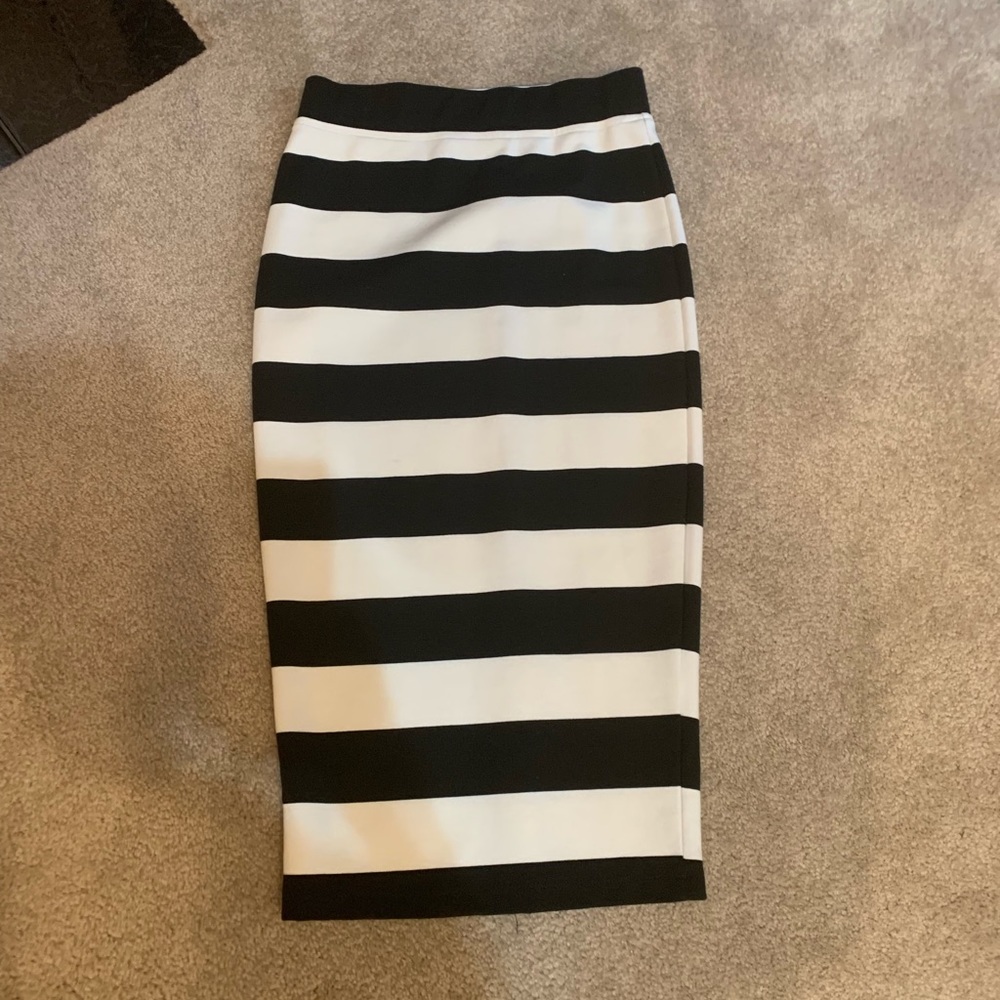 Gianni Bini Long fitted skirt